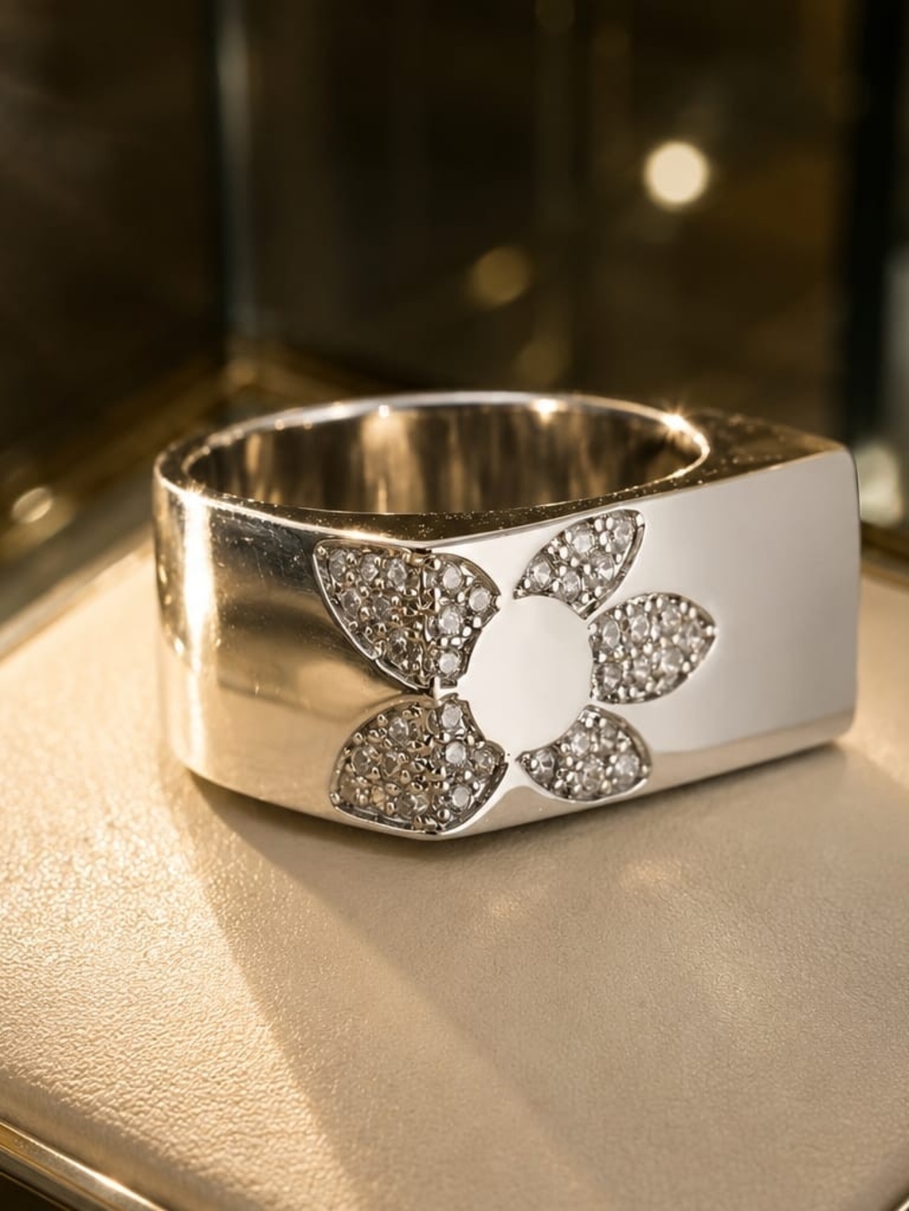 Stainless Steel Pavé Paw Print Statement Ring - Size 7 - Picture 4 of 4